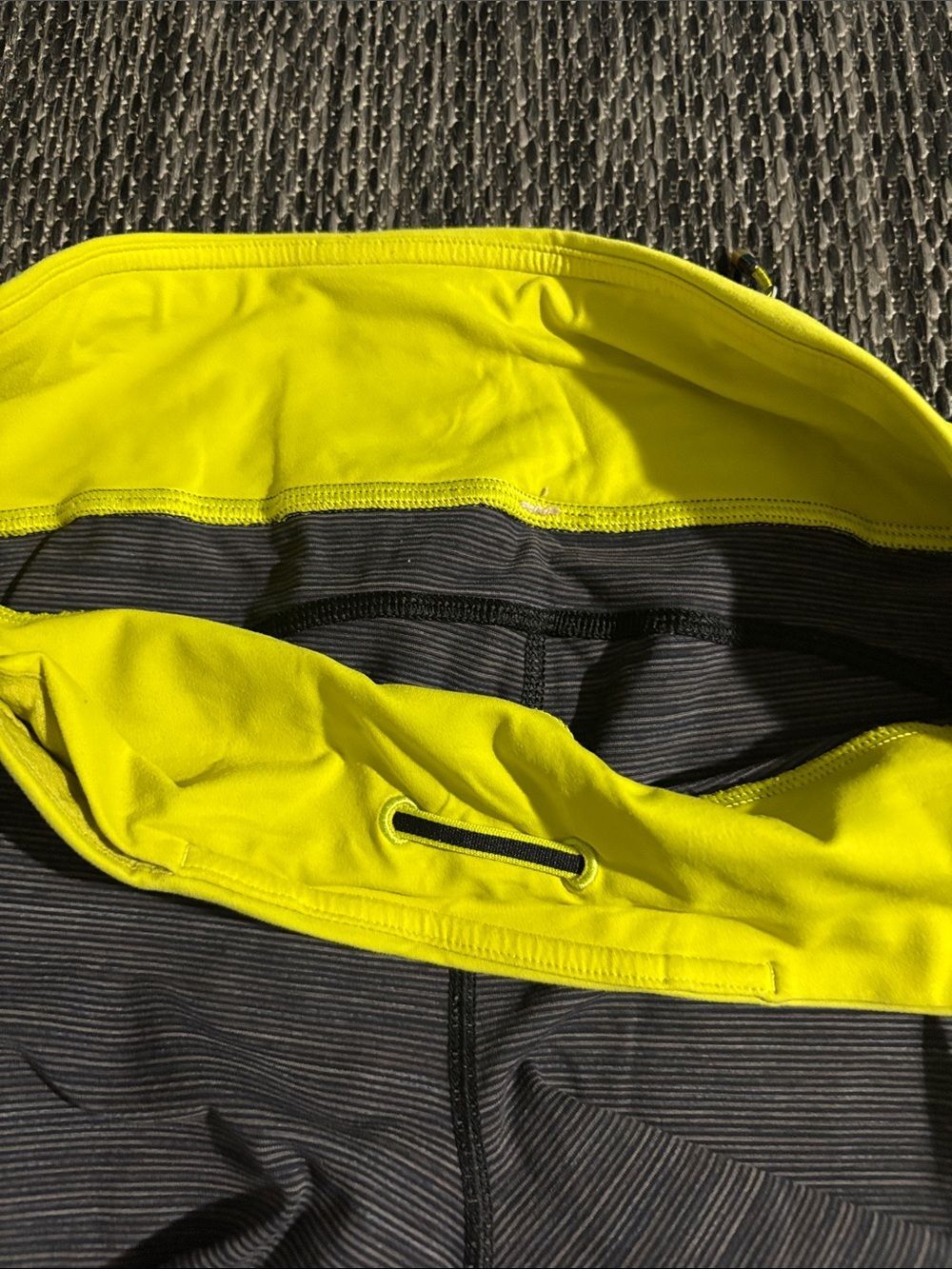Lululemon Legging With Pockets Ruched Side Mid Rise Yellow Heathered Grey Size 6 - Picture 6 of 9